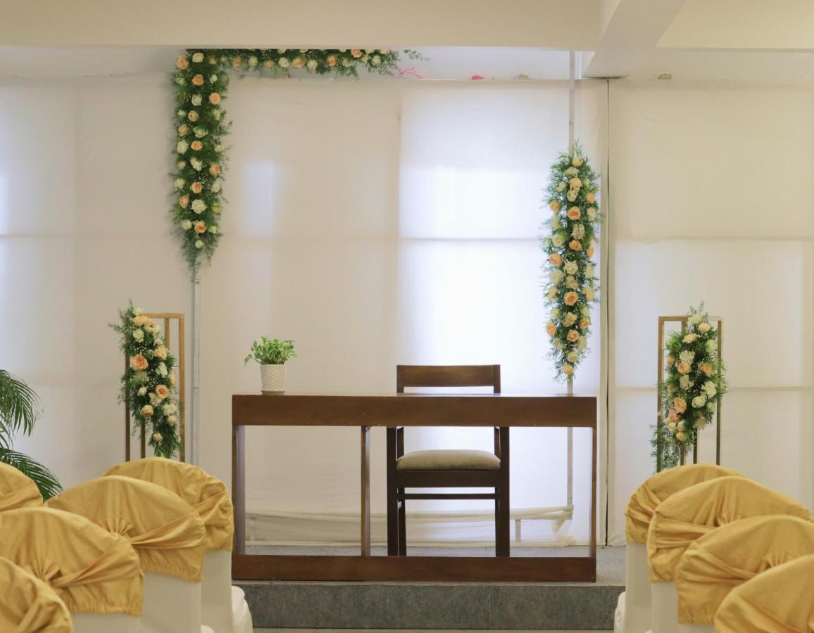 Niko Hotels Kochi Buitenkant foto