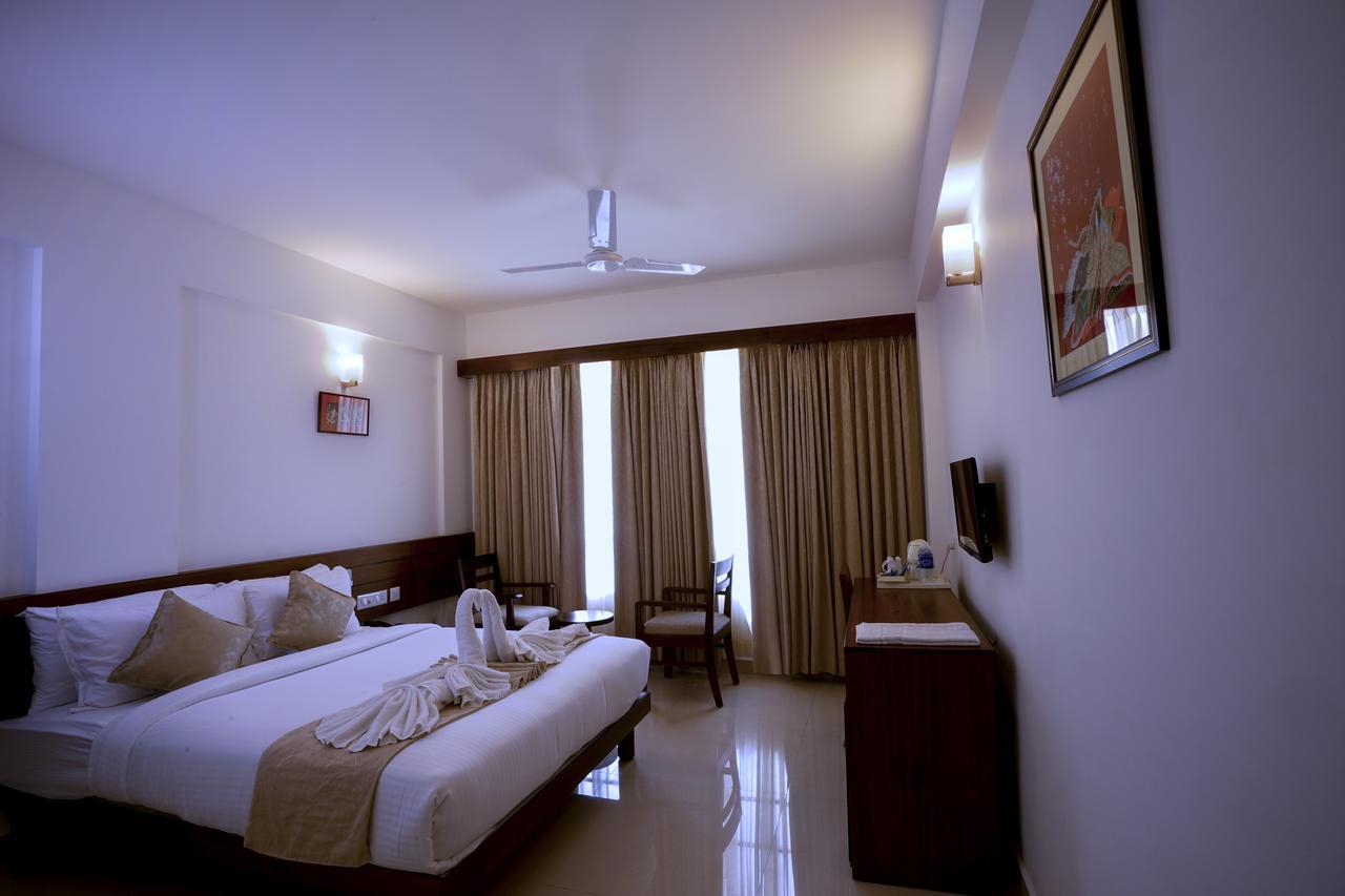 Niko Hotels Kochi Buitenkant foto